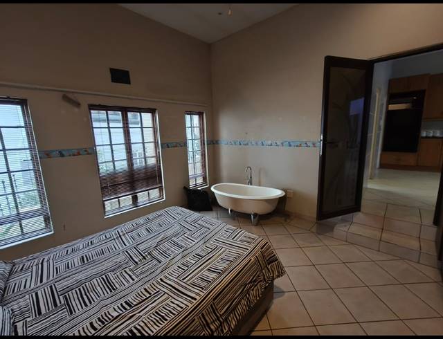 4 BEDROOM HOUSE FOR SALE IN CASHAN